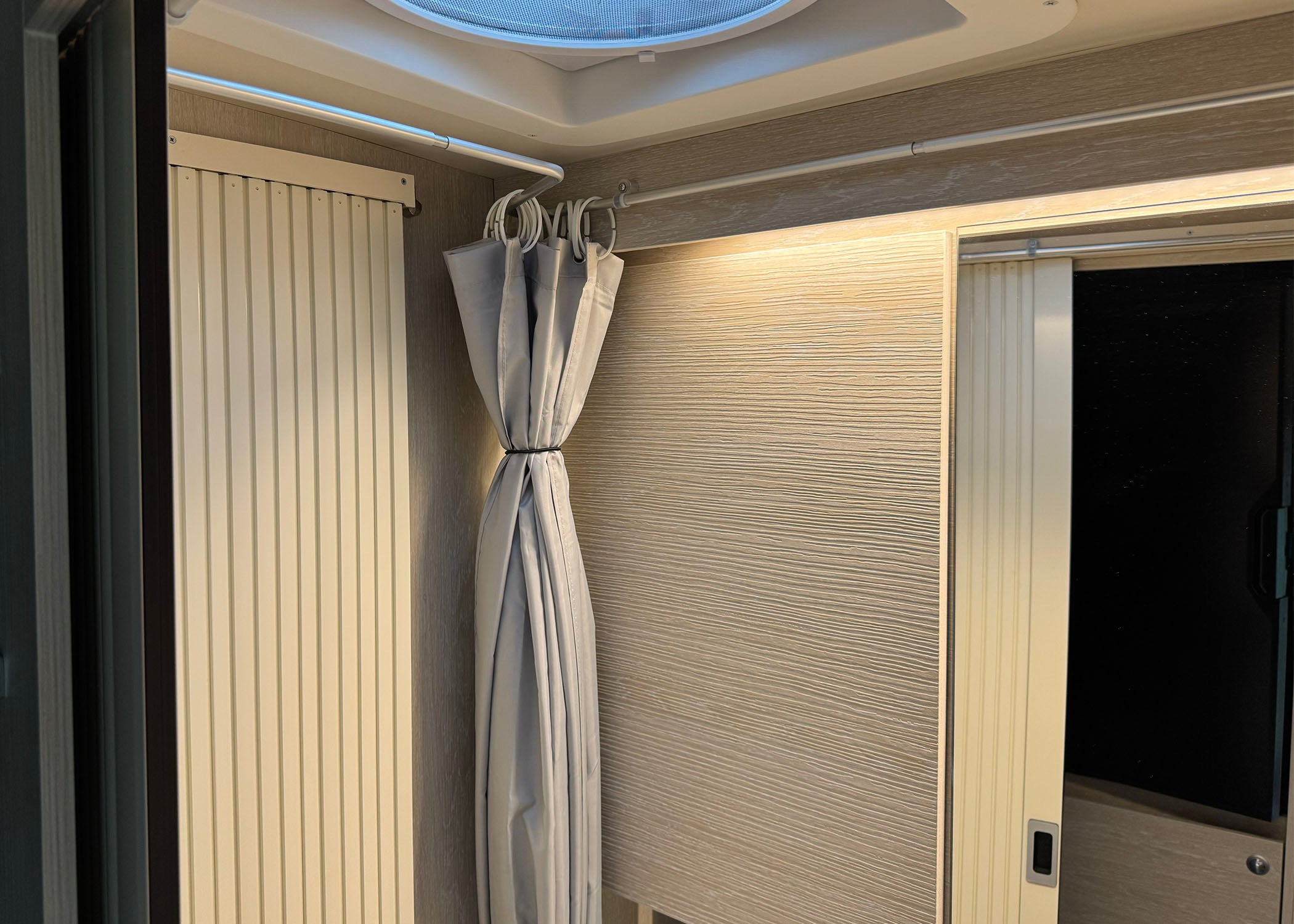 Duschvorhang Schiene Basic für dein Wohnmobil